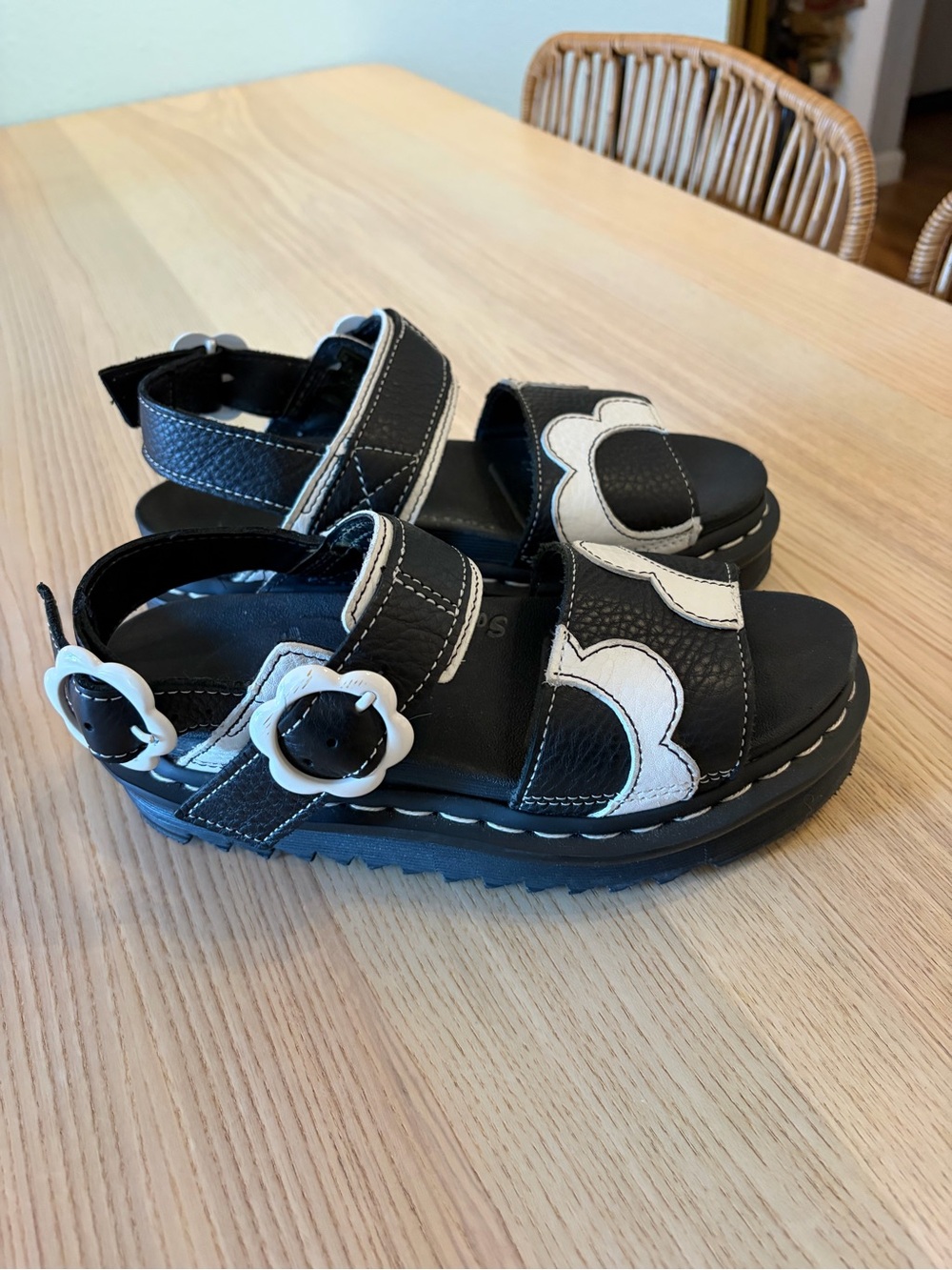 Dr. Martens Voss Mono Floral Sandals - Picture 3 of 5